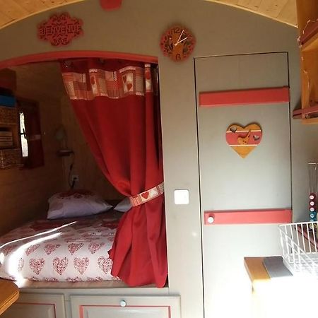 Roulotte Romantique Chauffee En Cevennes Monteils  Exteriör bild