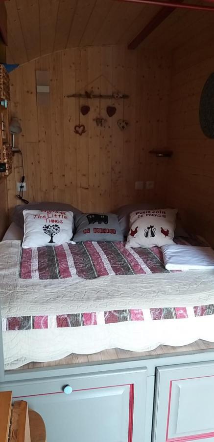 Roulotte Romantique Chauffee En Cevennes Monteils  Exteriör bild